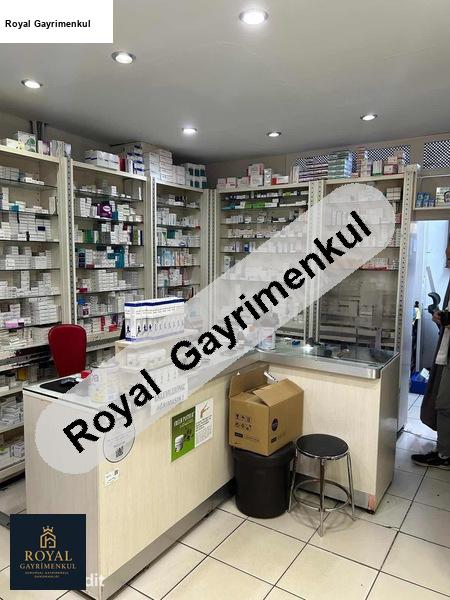 kadıköy'ün en işlek caddesin'de ruhsatlı devren eczane